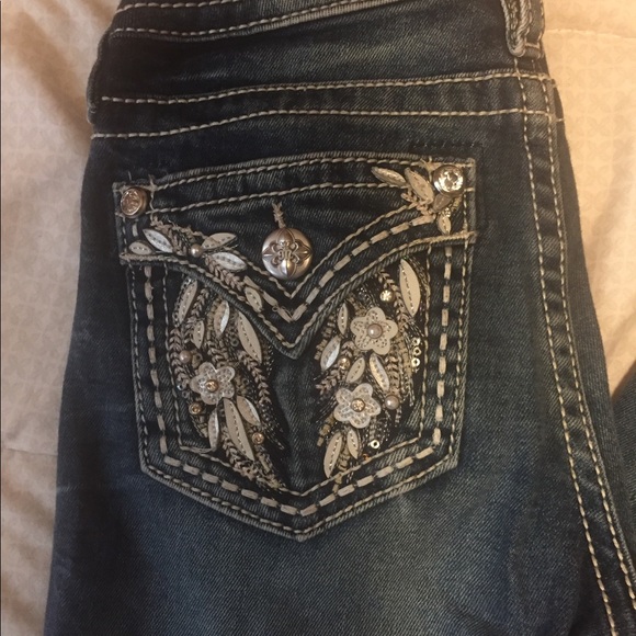 Trade❓Miss Me jeans - Picture 2 of 3